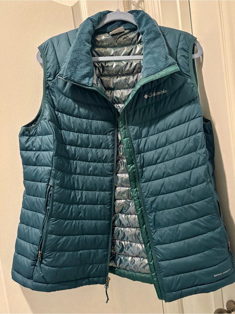 EUC Columbia Women's puffer vest with insulation